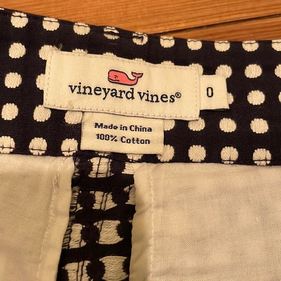 Vineyard Vines navy shorts with white polka dots - Picture 5 of 7